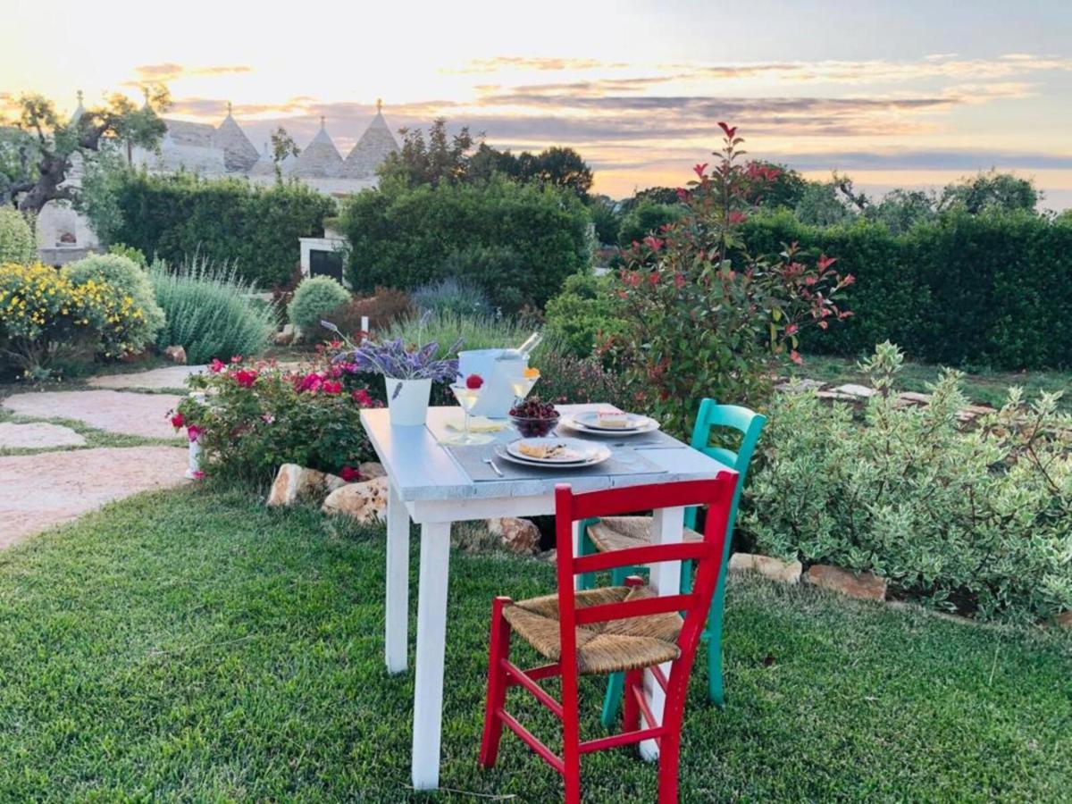 Trulli Isago Bed & Breakfast โลโกโรตอนโด ภายนอก รูปภาพ