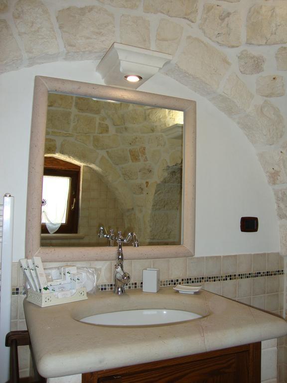 Trulli Isago Bed & Breakfast โลโกโรตอนโด ภายนอก รูปภาพ