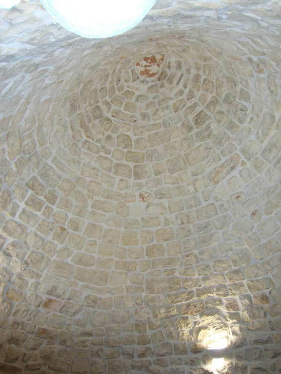 Trulli Isago Bed & Breakfast โลโกโรตอนโด ภายนอก รูปภาพ