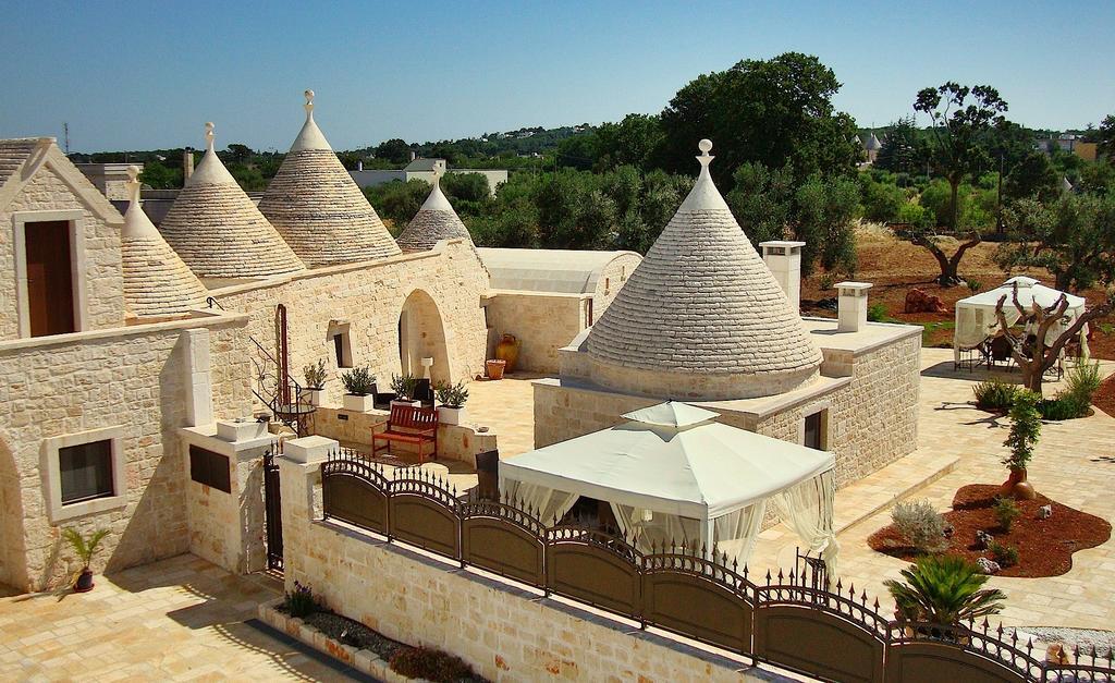 Trulli Isago Bed & Breakfast โลโกโรตอนโด ภายนอก รูปภาพ