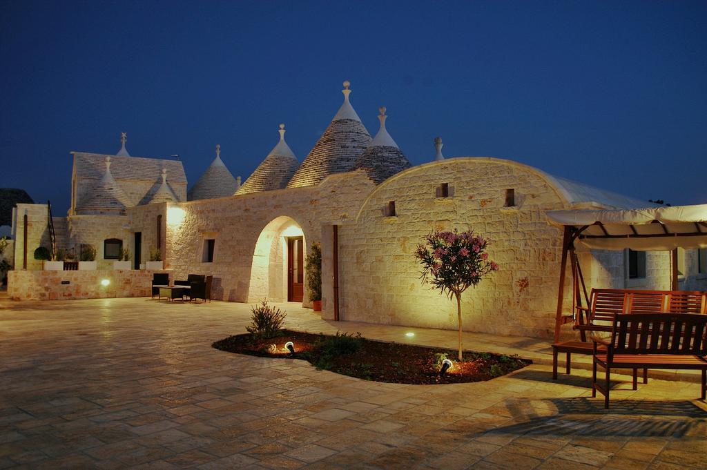 Trulli Isago Bed & Breakfast โลโกโรตอนโด ภายนอก รูปภาพ